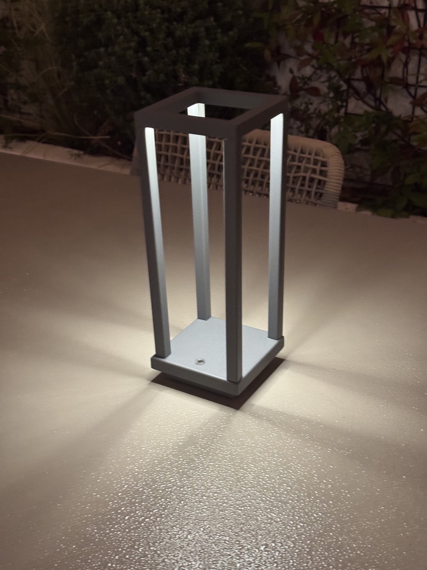 VetraLux™ Outdoor LED Lantern – Matte Rechargeable Table Lamp