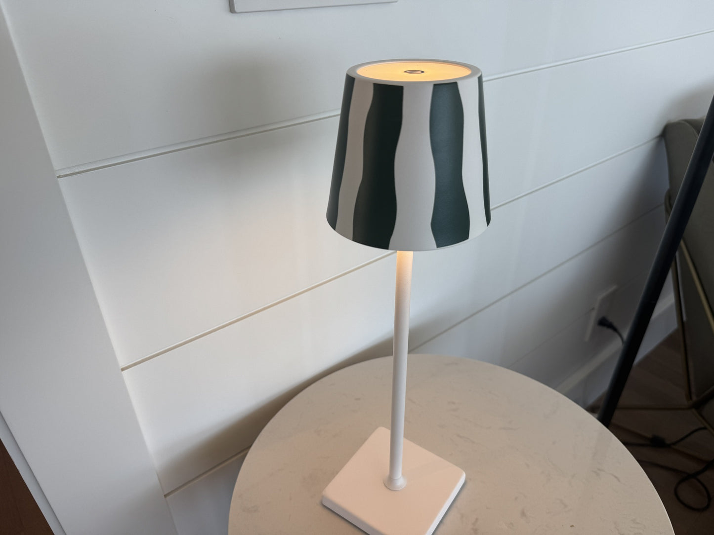 Modern LED Table Lamp with Patterned Shade – Slim White Base