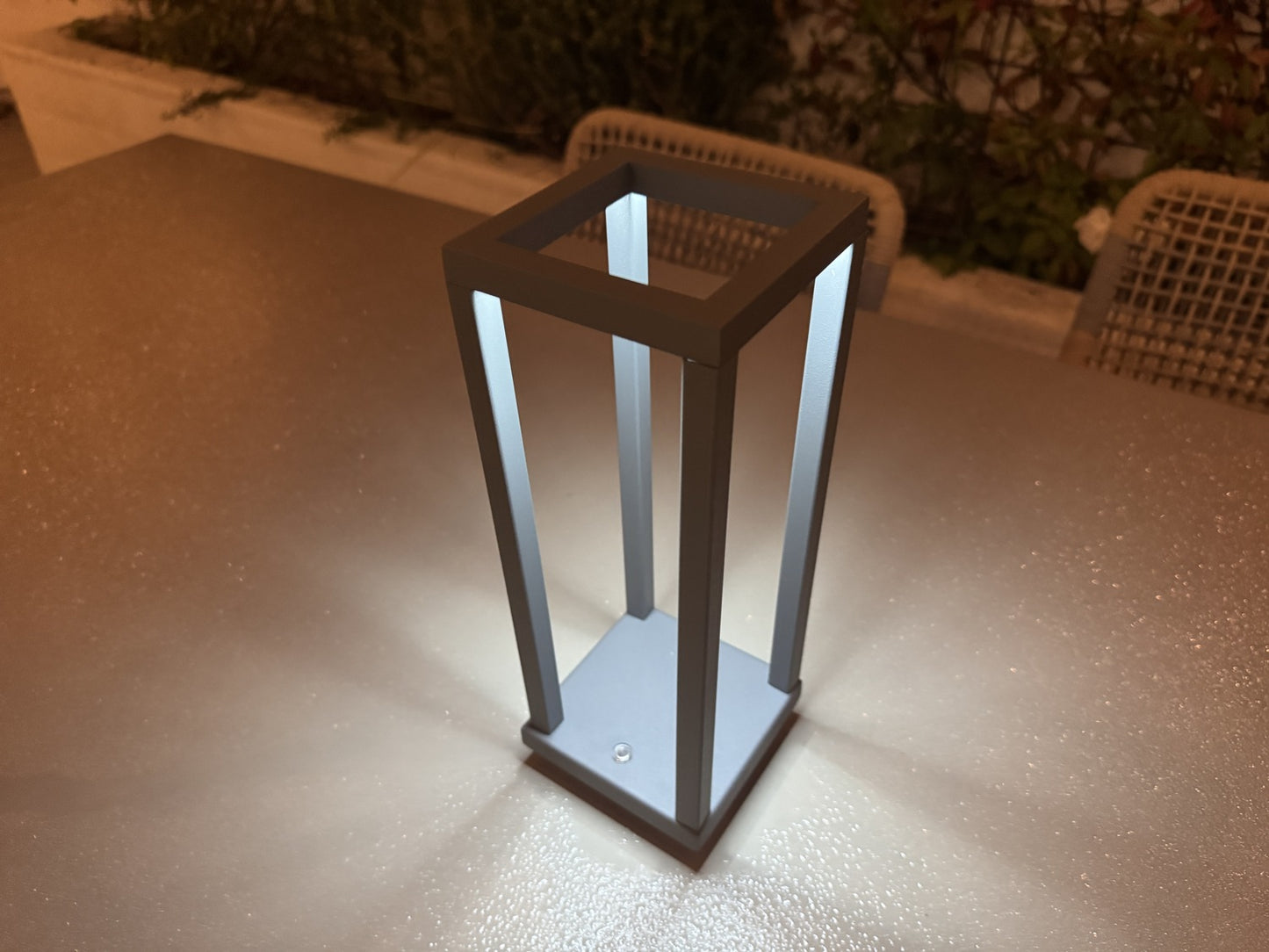 VetraLux™ Outdoor LED Lantern – Matte Rechargeable Table Lamp